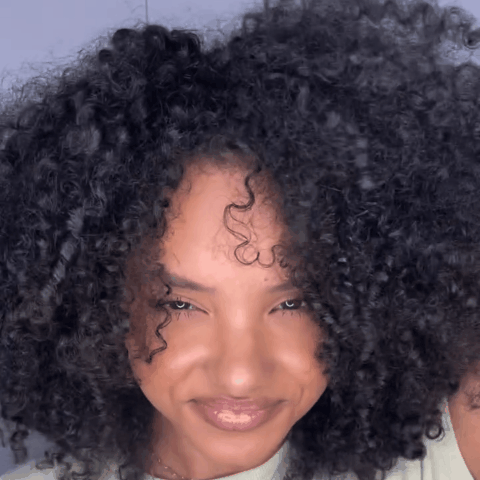 vokencosmeticos_1776087773_3874427341338642051_1973814688.gif